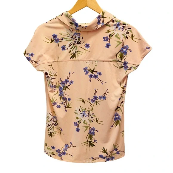 ⭐️ H BY HALSTON Pink Floral Jersey Jet-Set Button Down - Picture 2 of 7